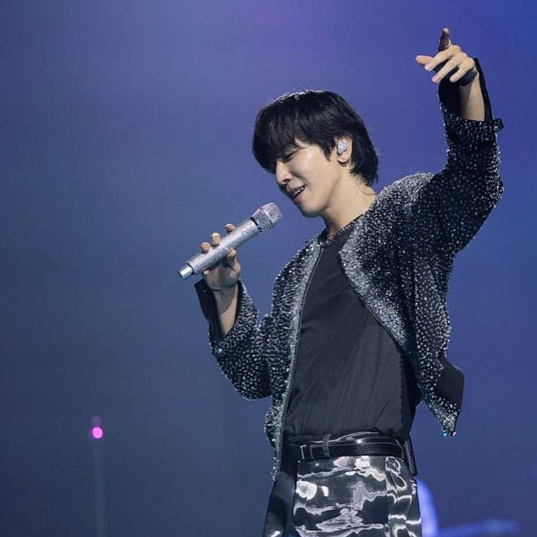 Behind-the-scenes cut of Jung Yonghwa
