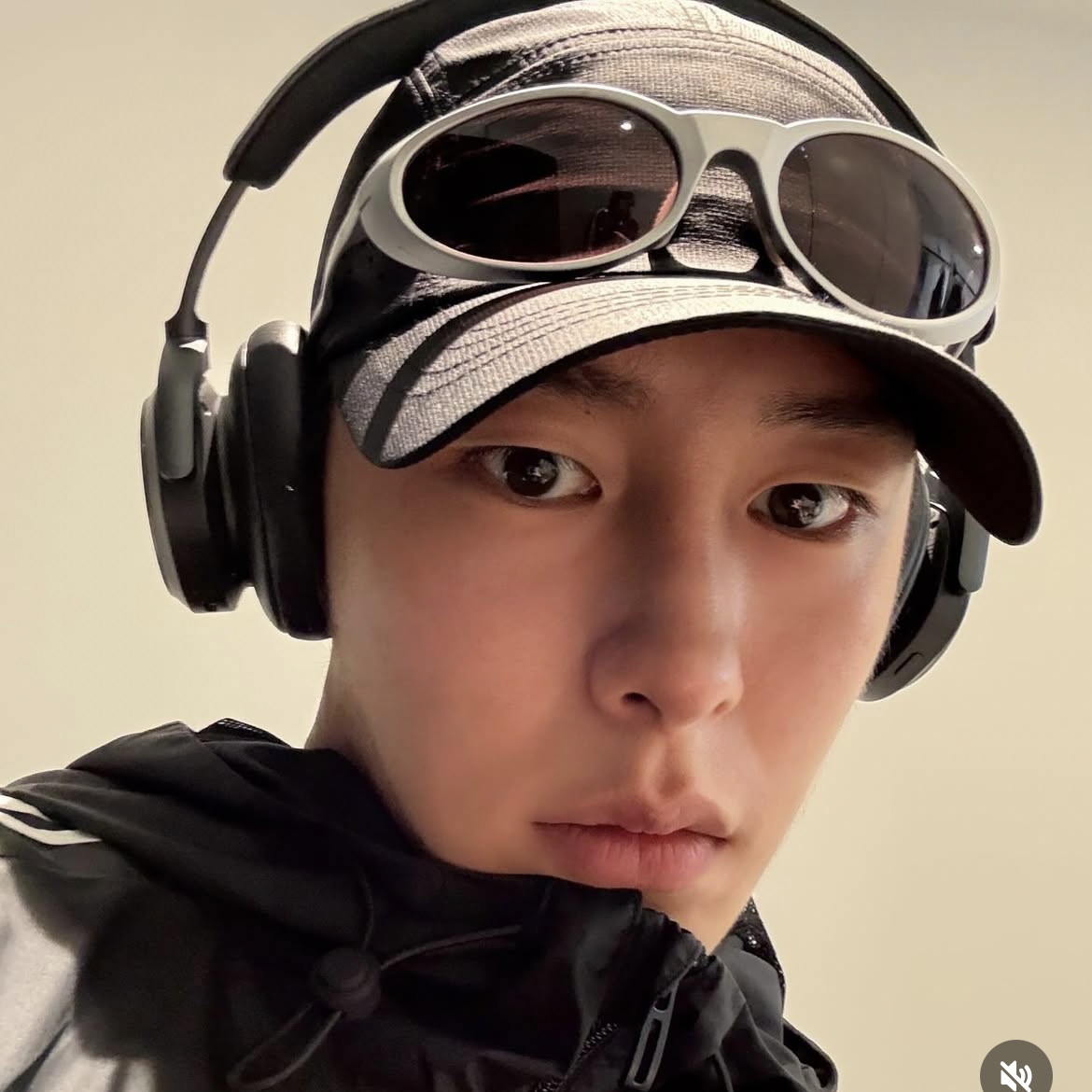 Recent activity shot of Lee Jaewook