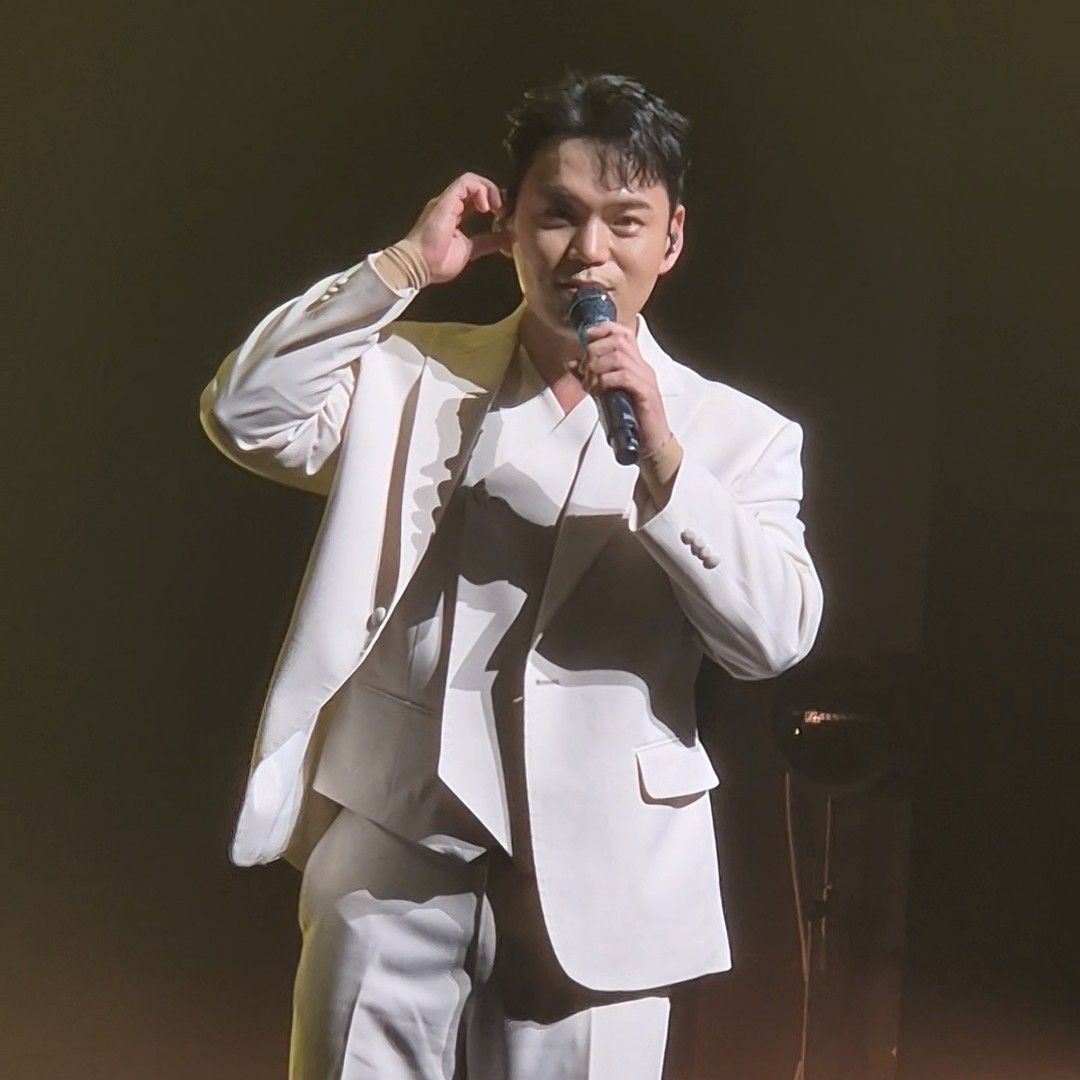 Behind-the-scenes cut of Lee Jung