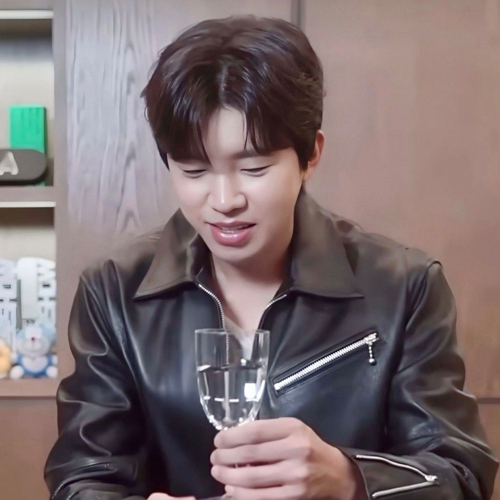 Recent activity shot of Lim Youngwoong