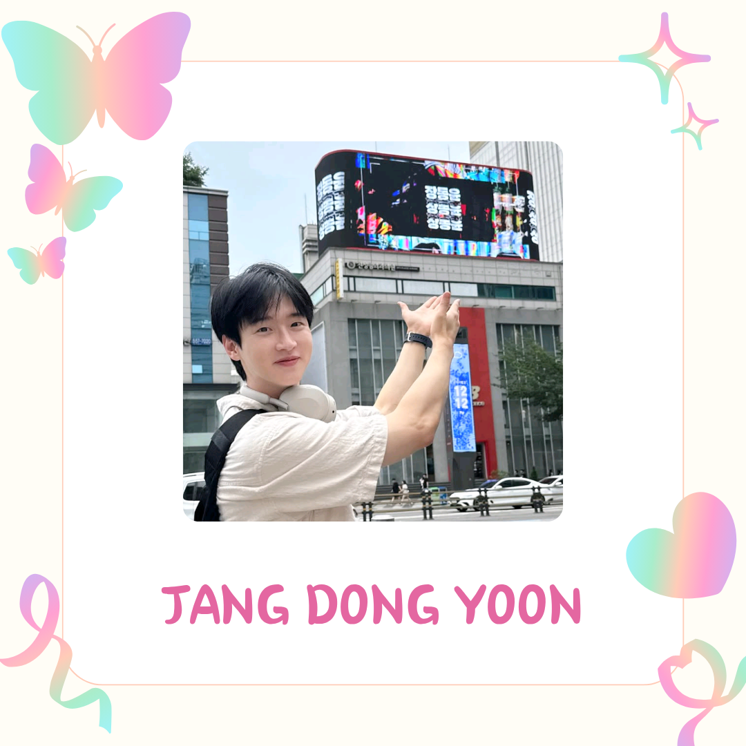 A moment captured by a fan of Jang Dongyoon