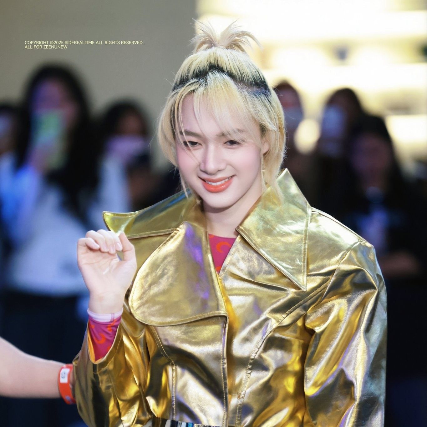 A moment captured by a fan of NuNew