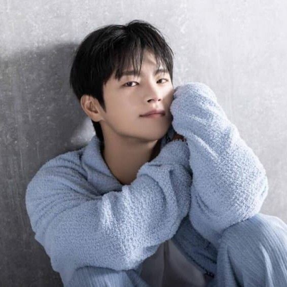 Latest photo of Seo Inguk
