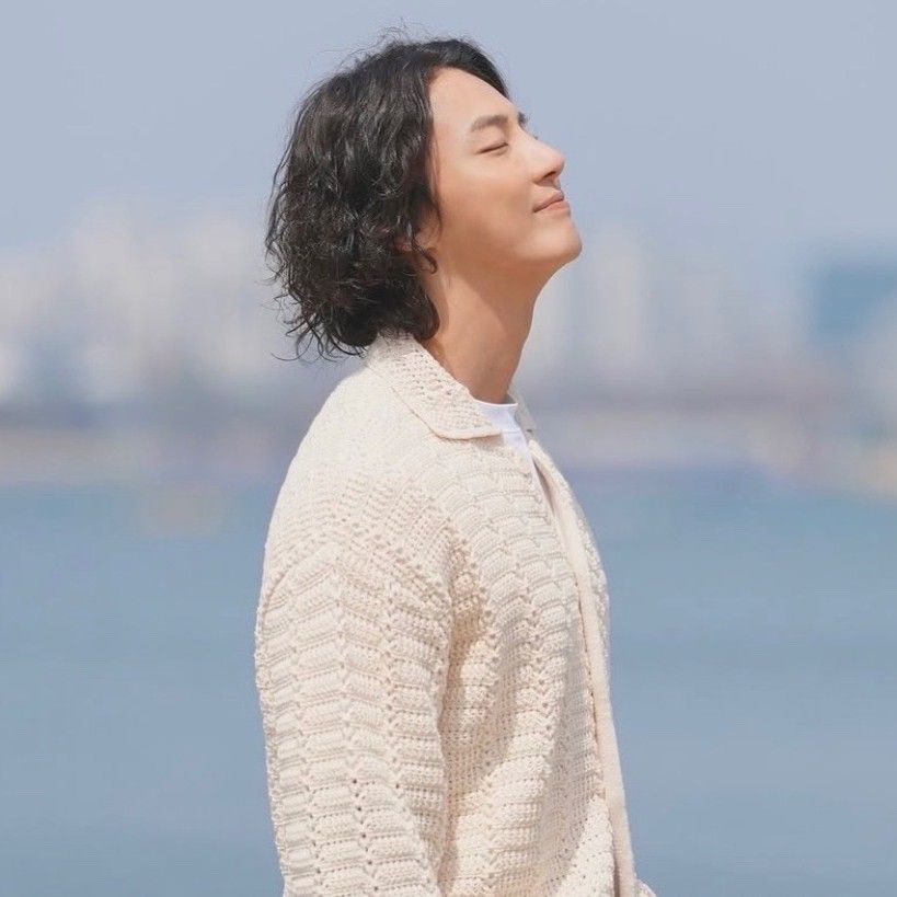 Latest photo of Yoon Shiyoon