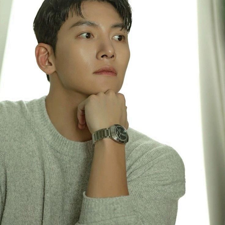 Behind-the-scenes cut of Ji Changwook
