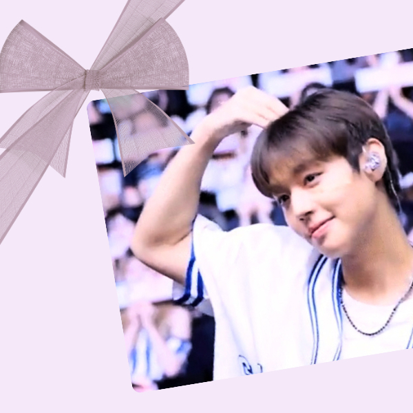 Behind-the-scenes cut of Park Jihoon