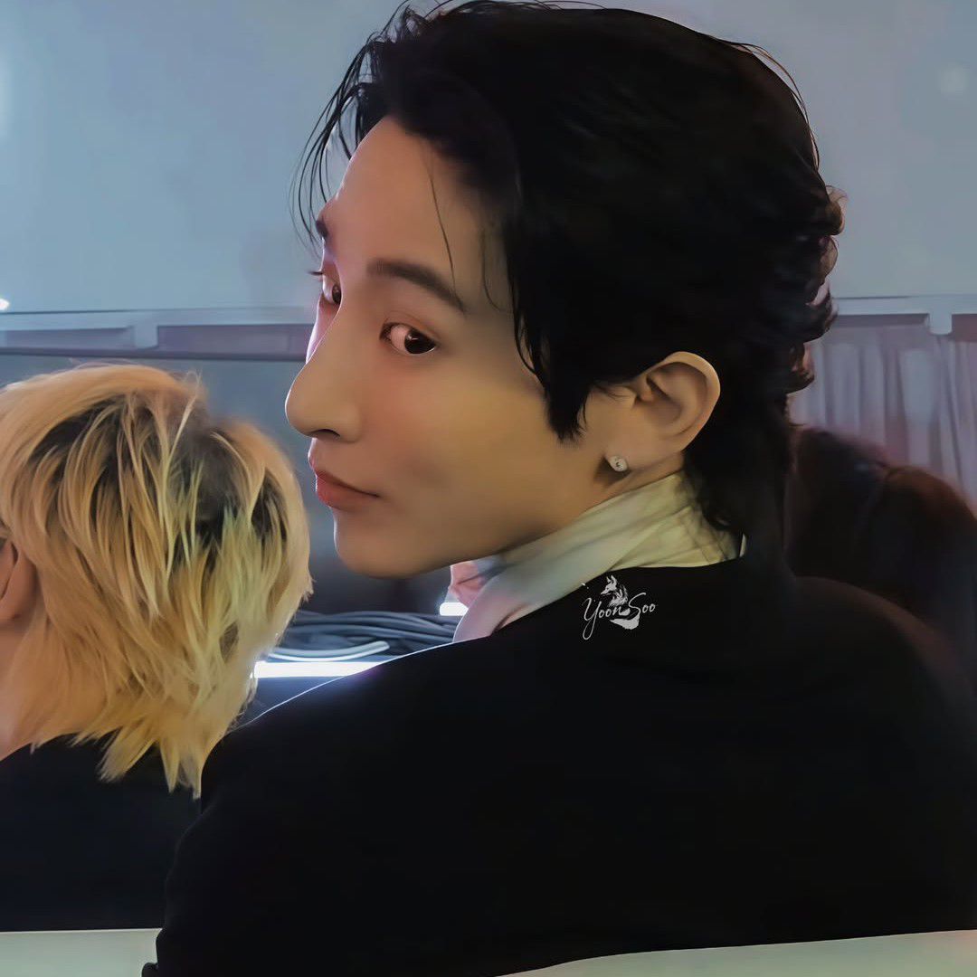 Behind-the-scenes cut of Lee Soohyuk