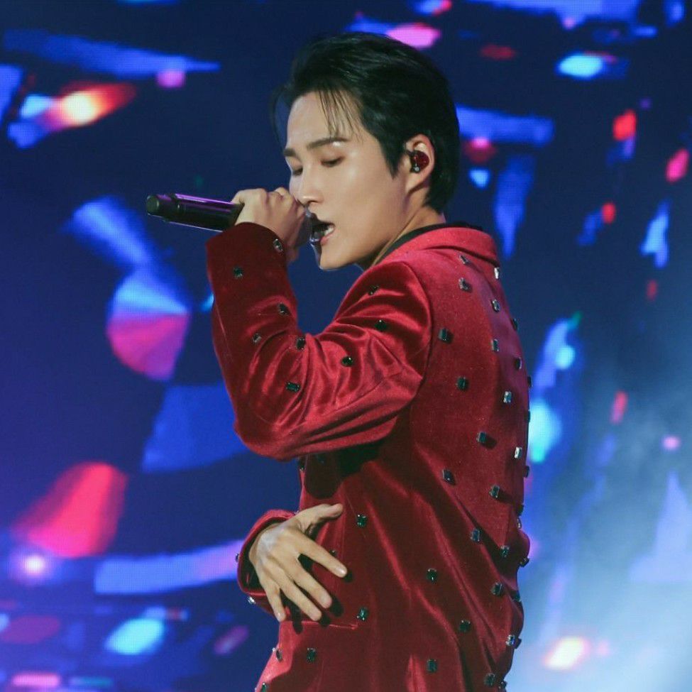 Behind-the-scenes cut of Kim Heejae