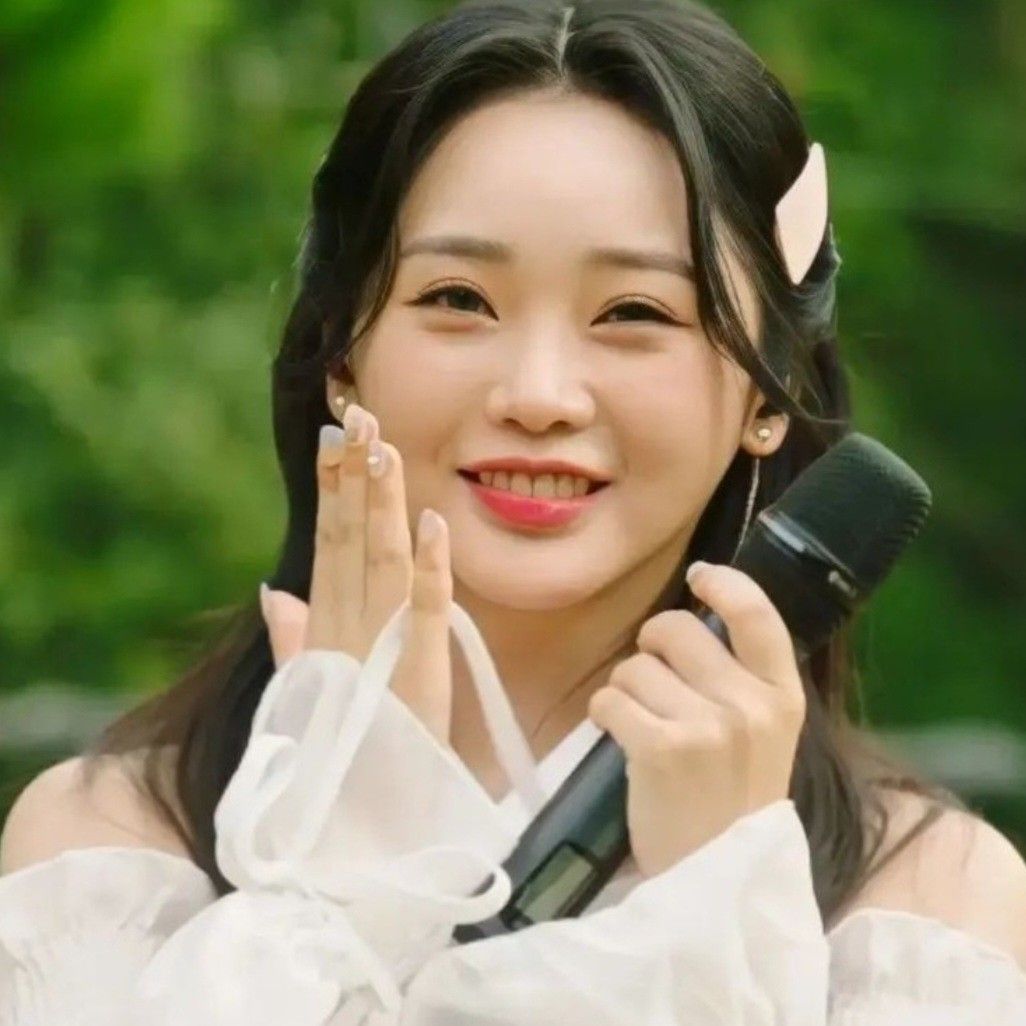 Foto kegiatan terbaru dari Hong Jiyoon