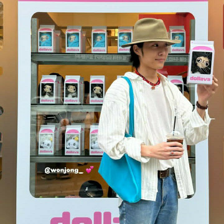 Behind-the-scenes cut of Lee Jongwon