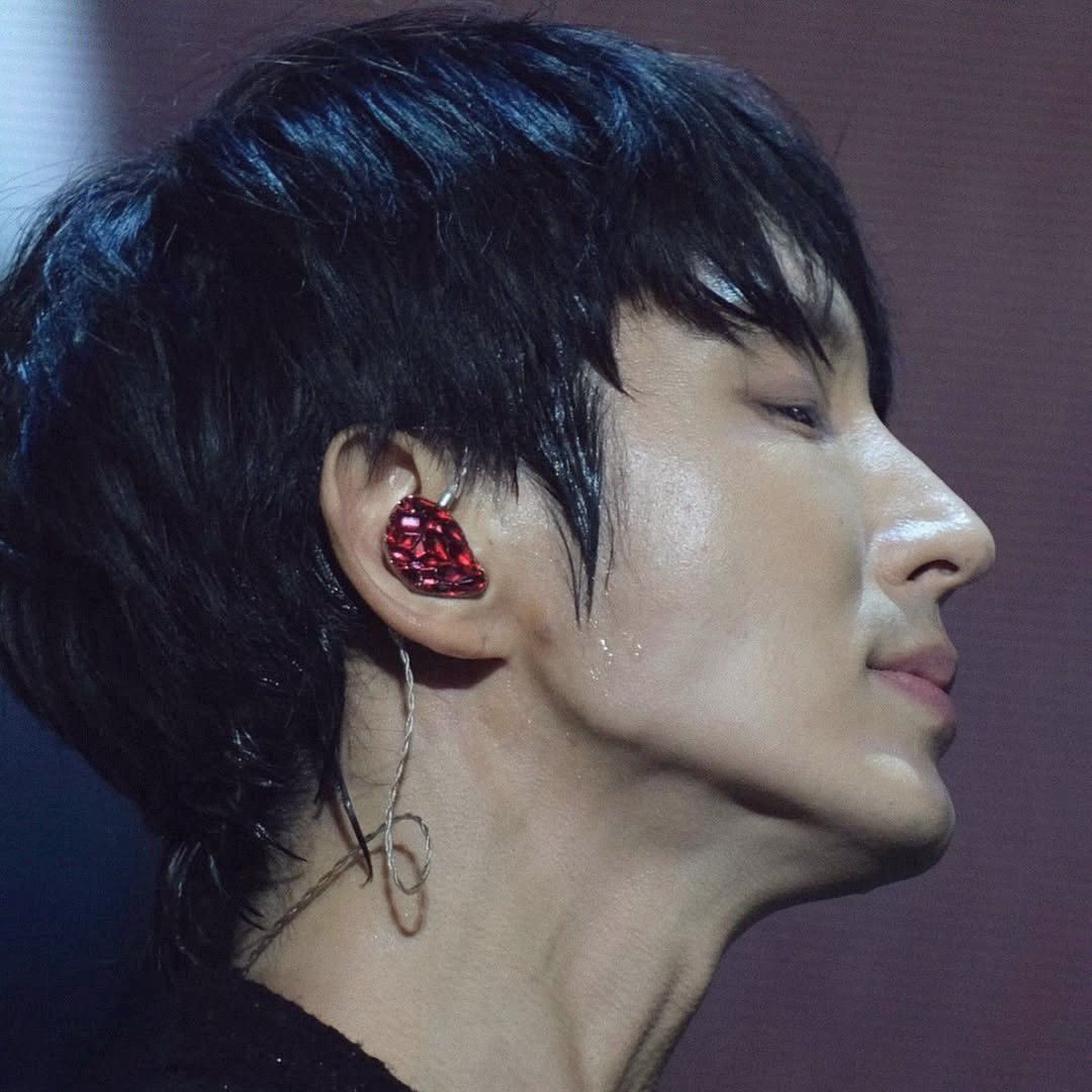 Behind-the-scenes cut of Lee Joongi