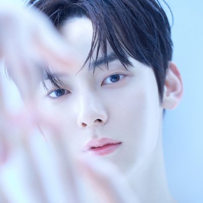 Recent activity shot of Hwang Minhyun
