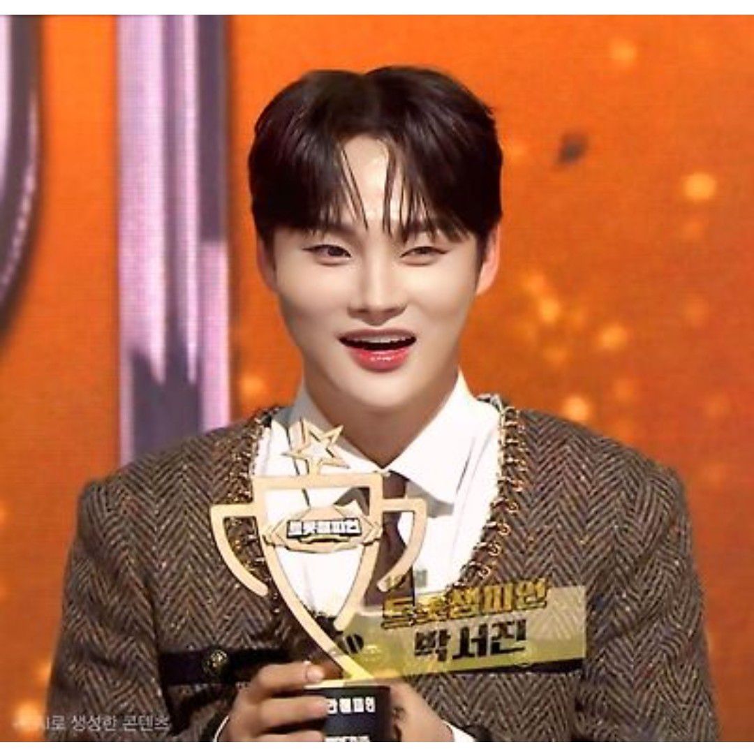 오늘 가장 핫한 셀럽 커뮤니티 피드