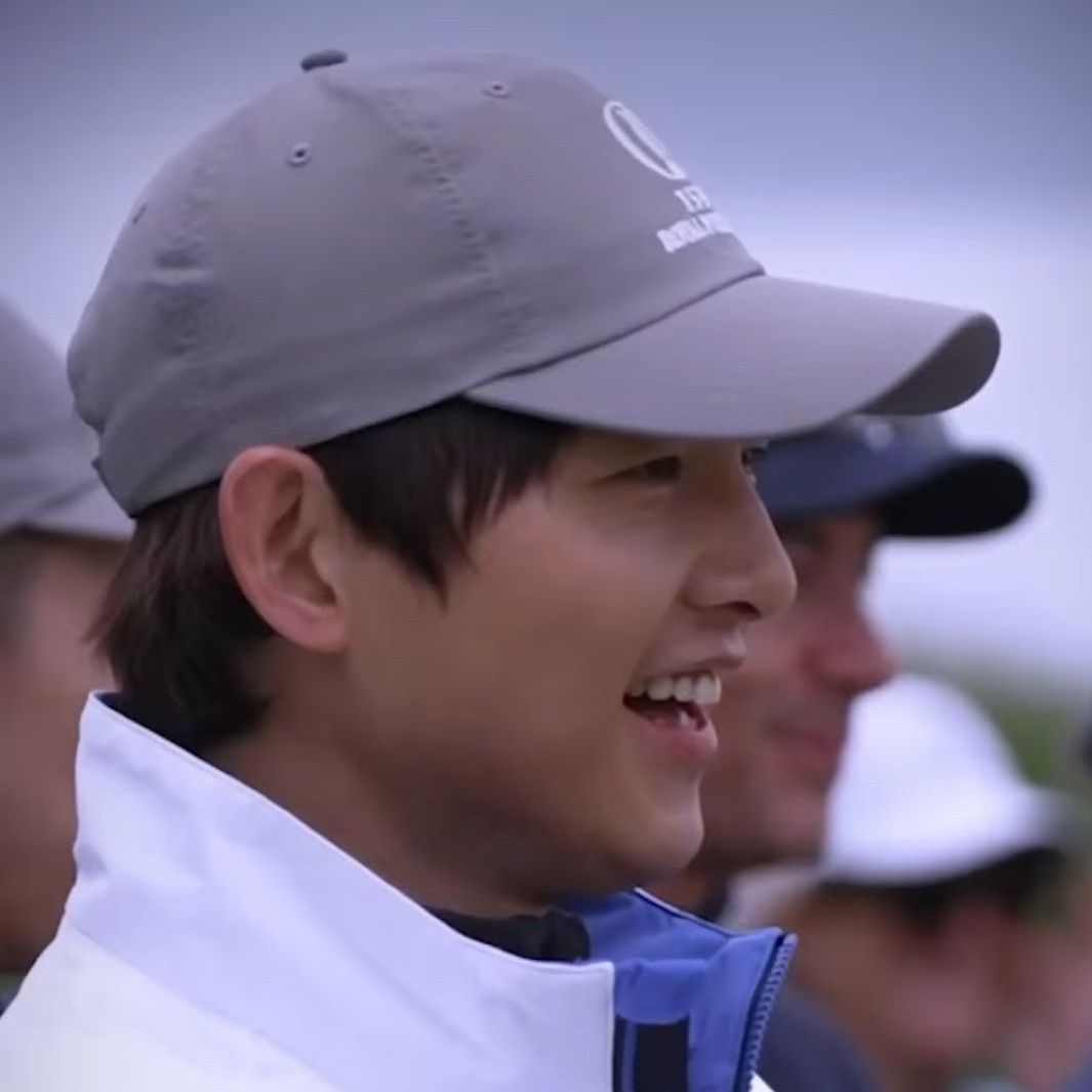 A moment captured by a fan of Song Joongki