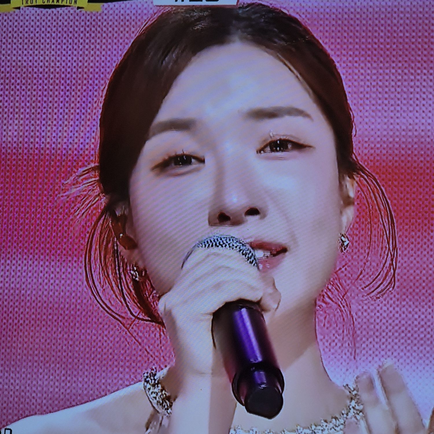 Behind-the-scenes cut of Ryu Wonjung