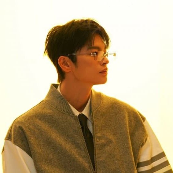 ソ・イングクの最近の活動ショット