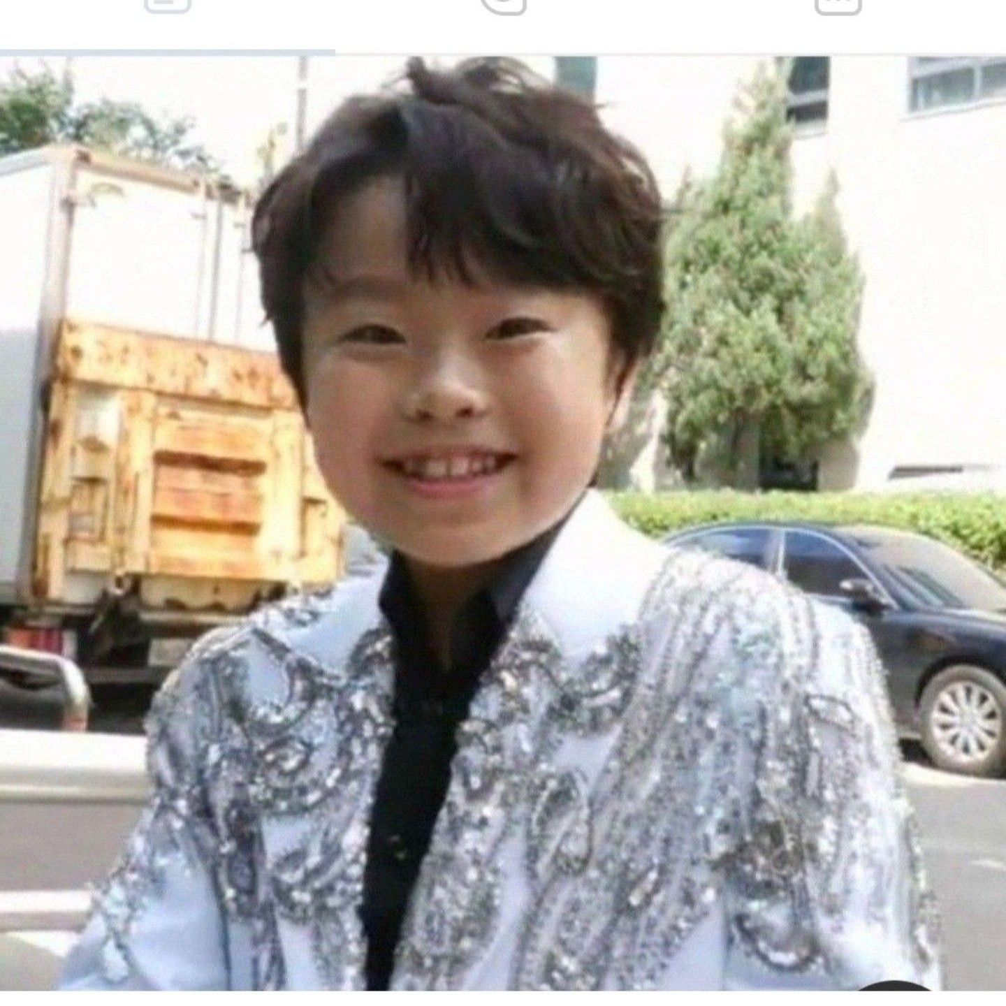 Behind-the-scenes cut of Hwang Minho