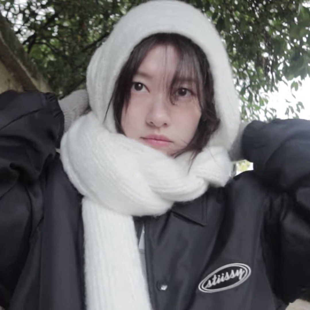 Recent activity shot of Jung Somin