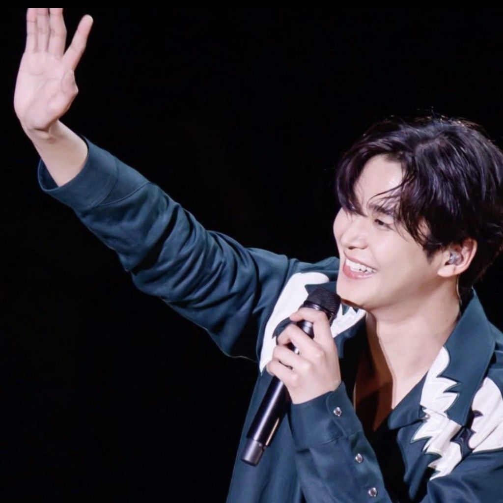 A moment captured by a fan of Rowoon