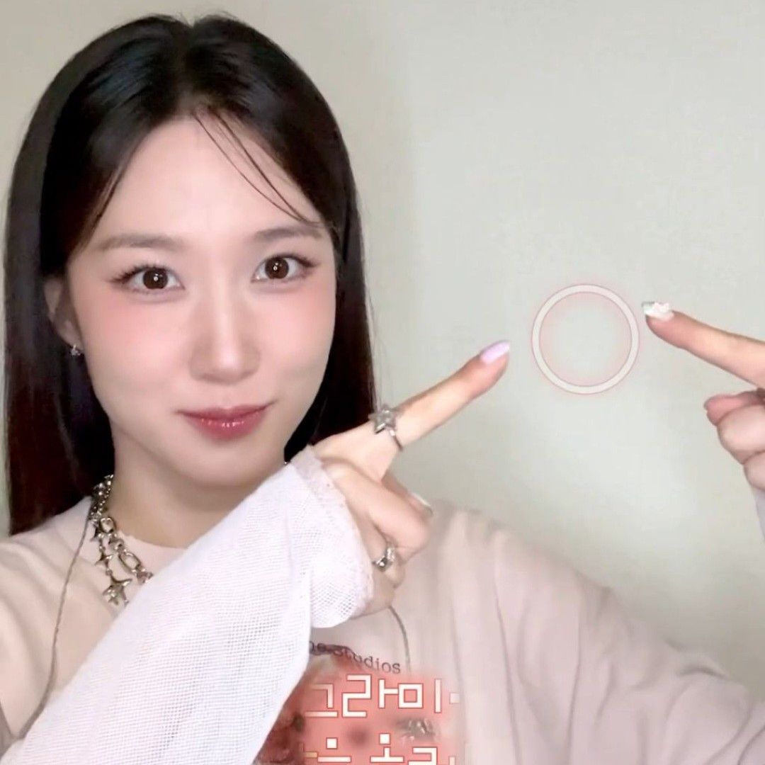 Behind-the-scenes cut of Park Eunbin