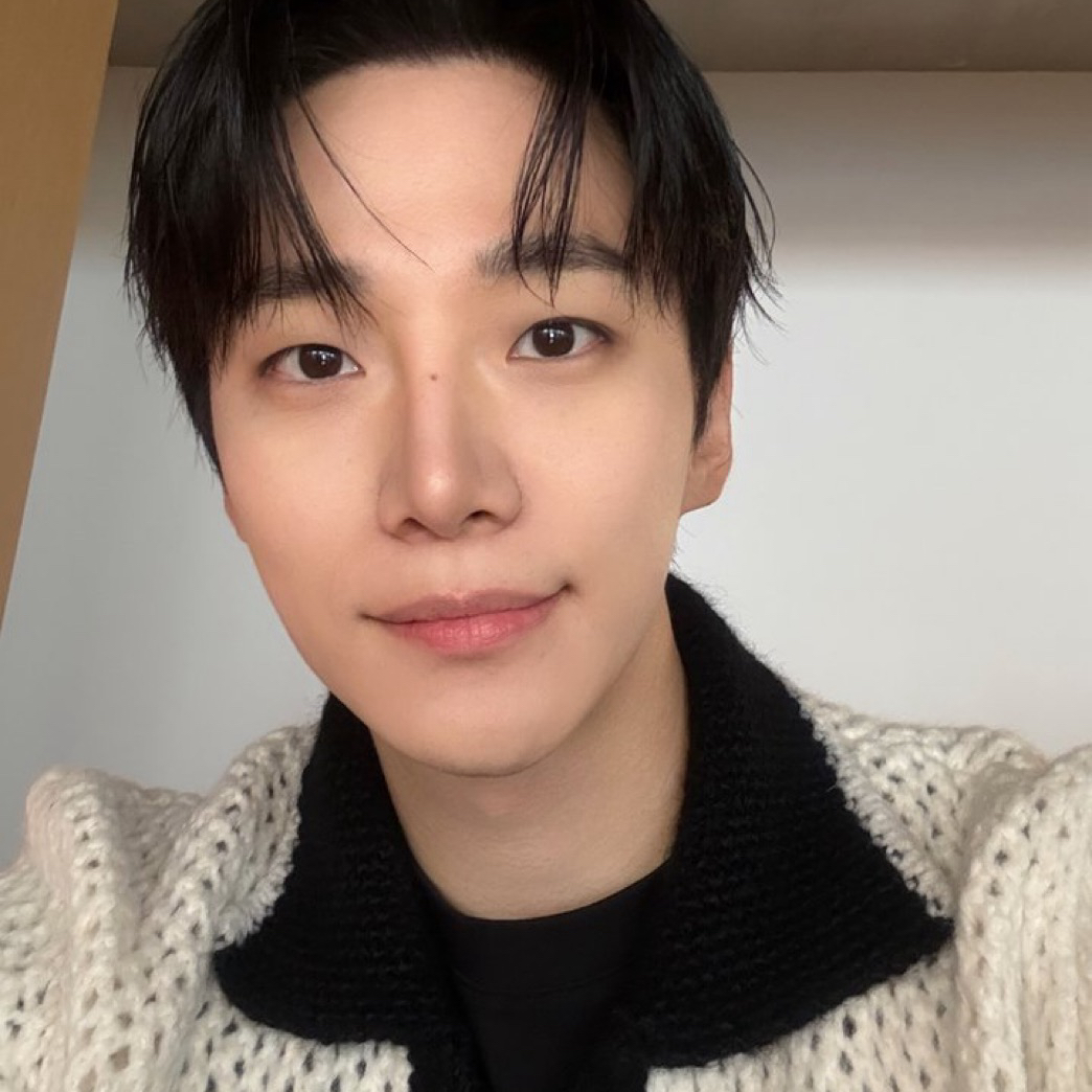 イ・ジュノの最近の活動ショット