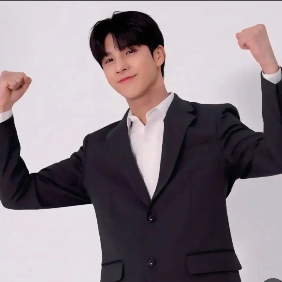 チョン・ドンウォンの最近の活動ショット