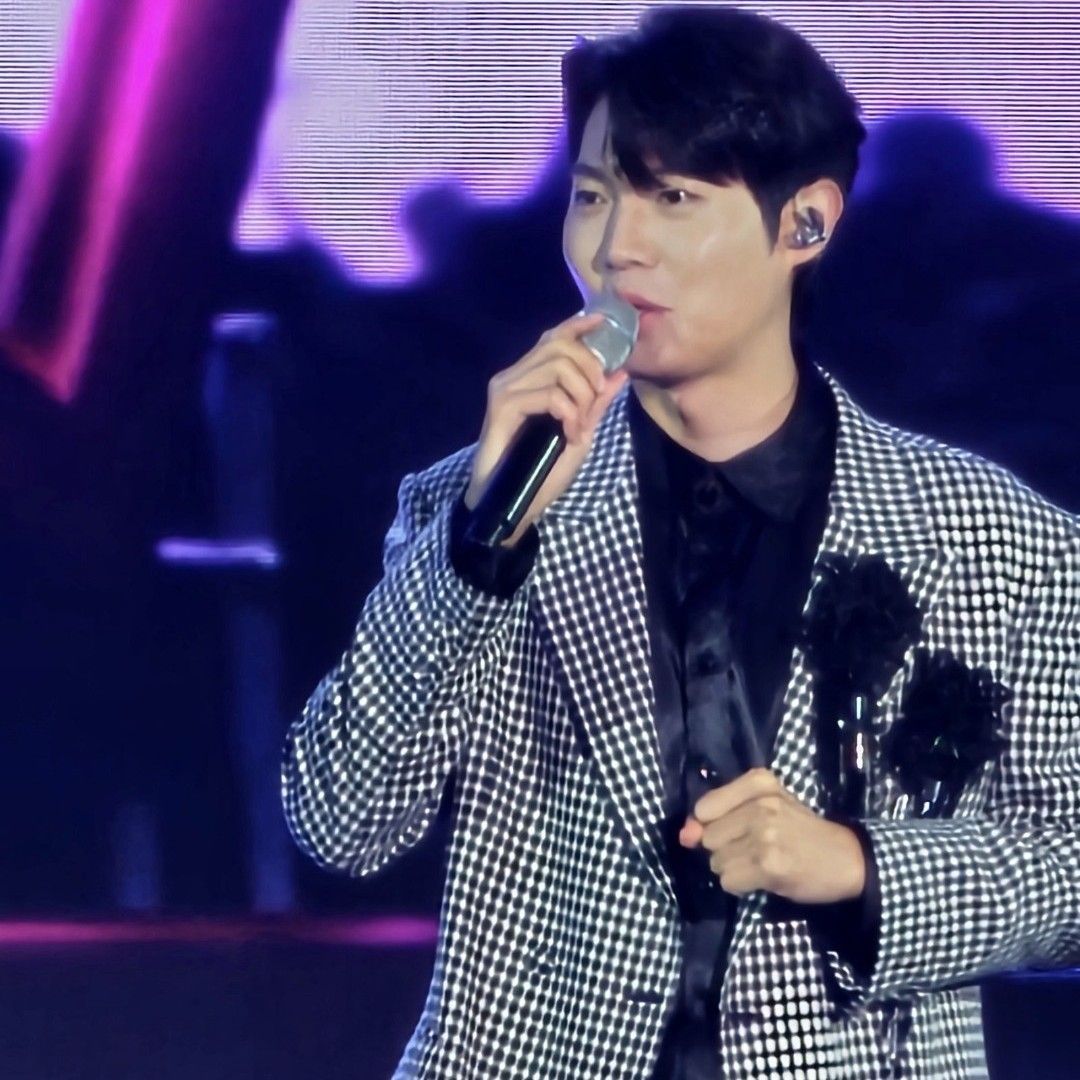 Latest photo of Son Taejin