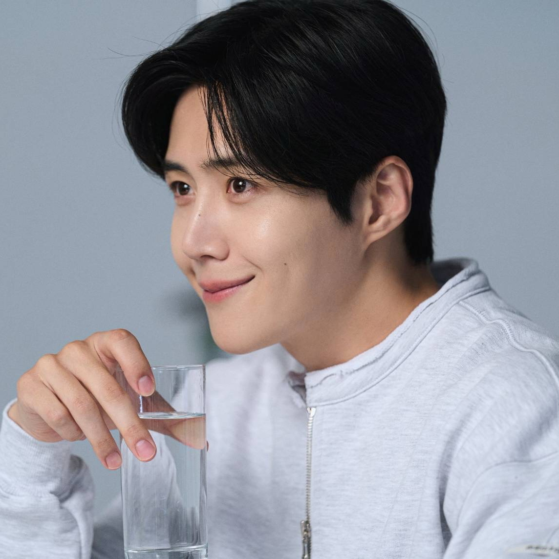 Behind-the-scenes cut of Kim Seonho