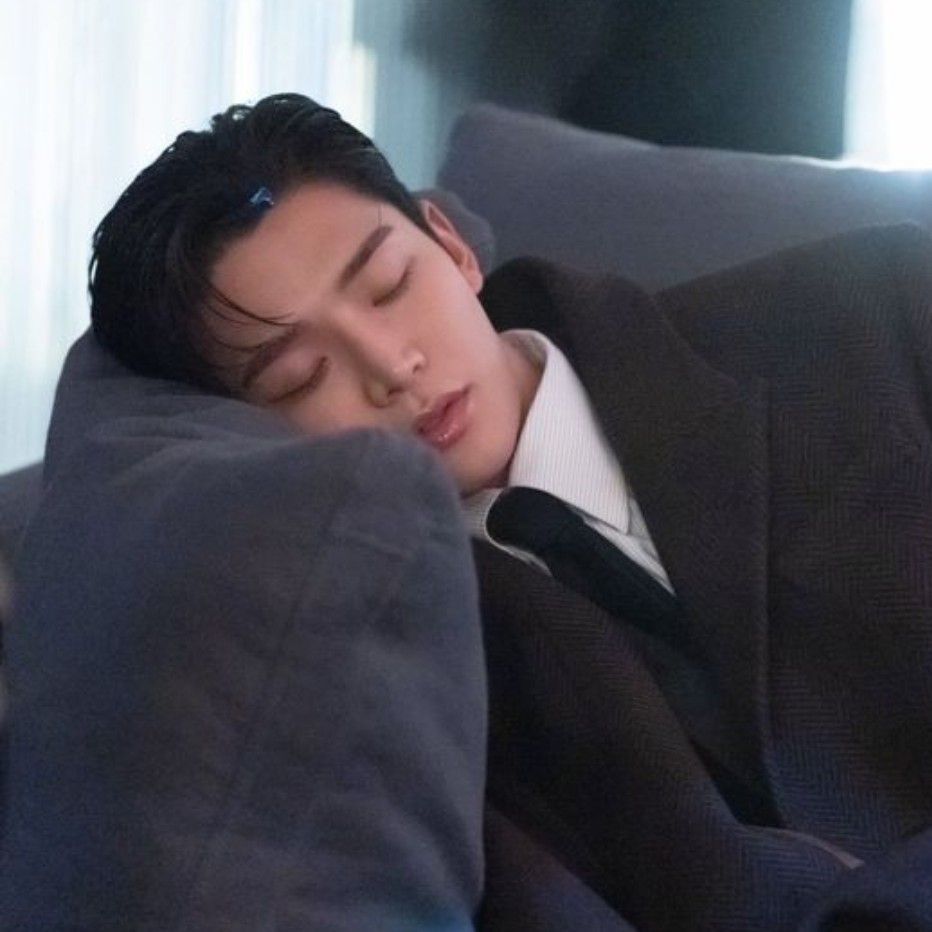 A moment captured by a fan of Rowoon