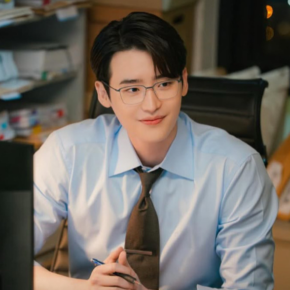 Recent activity shot of Lee Jongsuk