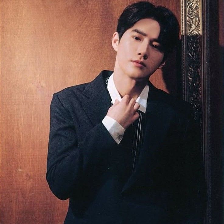 Behind-the-scenes cut of Suho