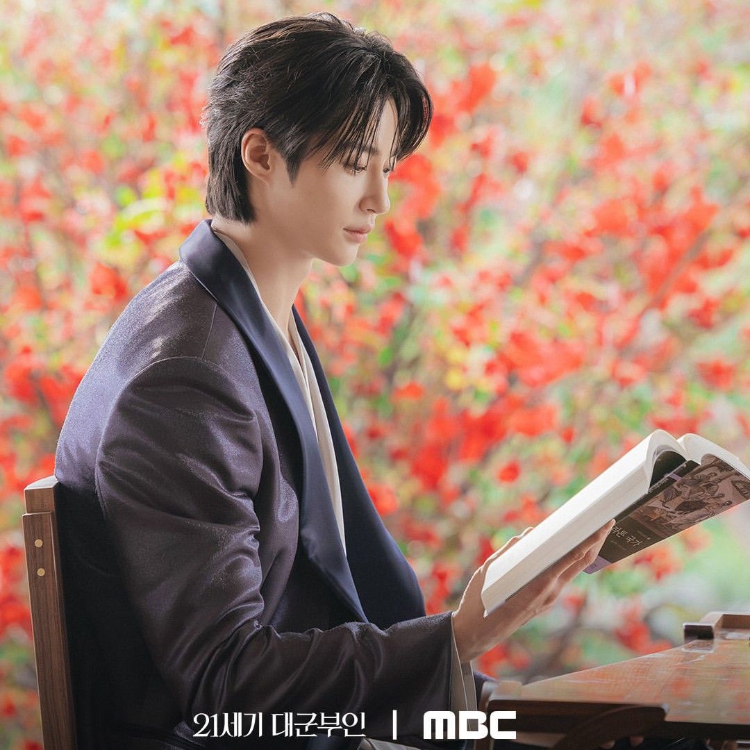 Recent activity shot of Byeon Wooseok