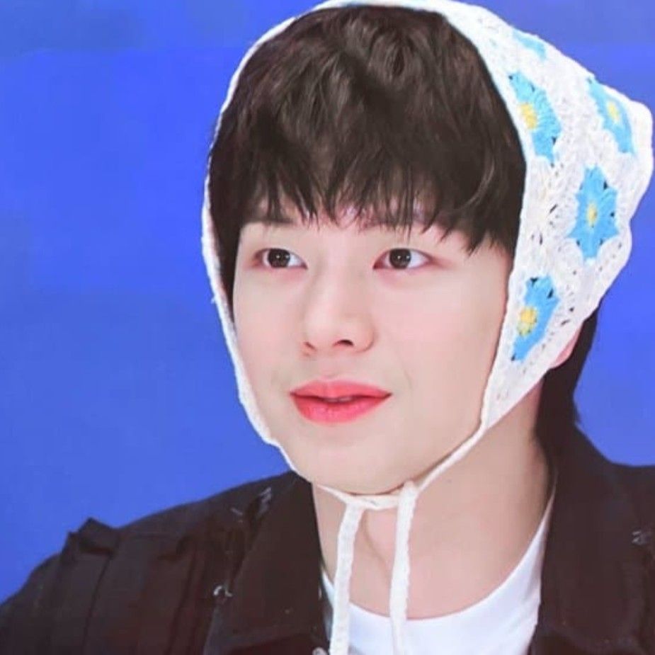 Recent activity shot of Yook Sungjae
