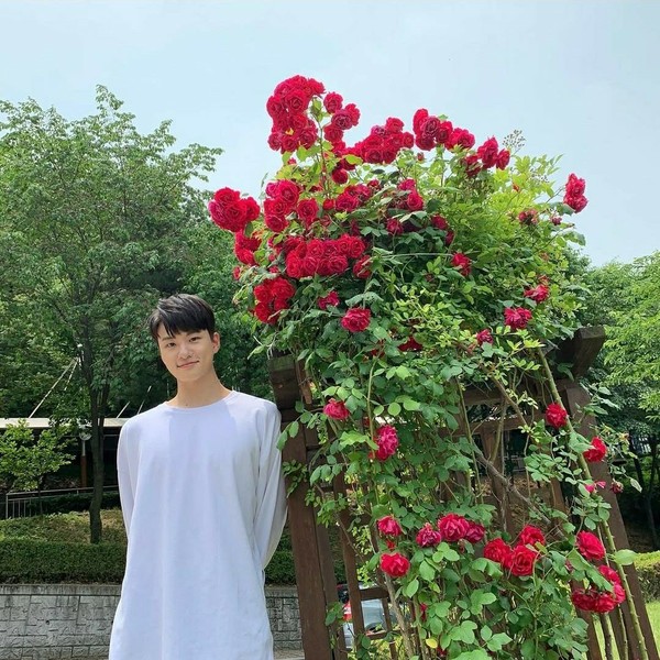 Representative photo of Shin Seungho showing their charm
