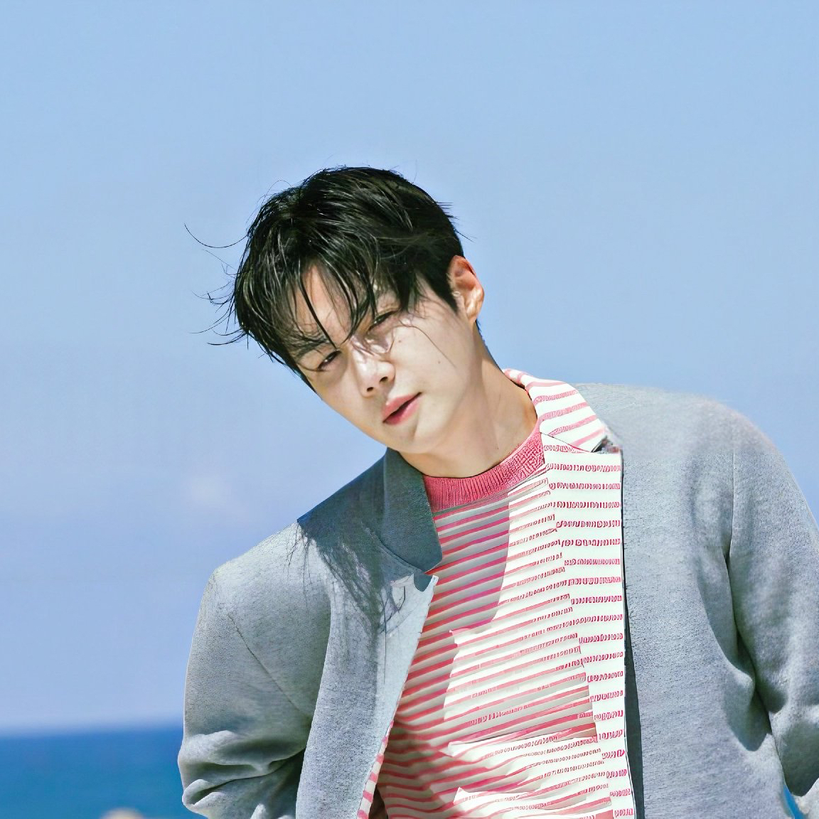 Behind-the-scenes cut of Kim Seonho