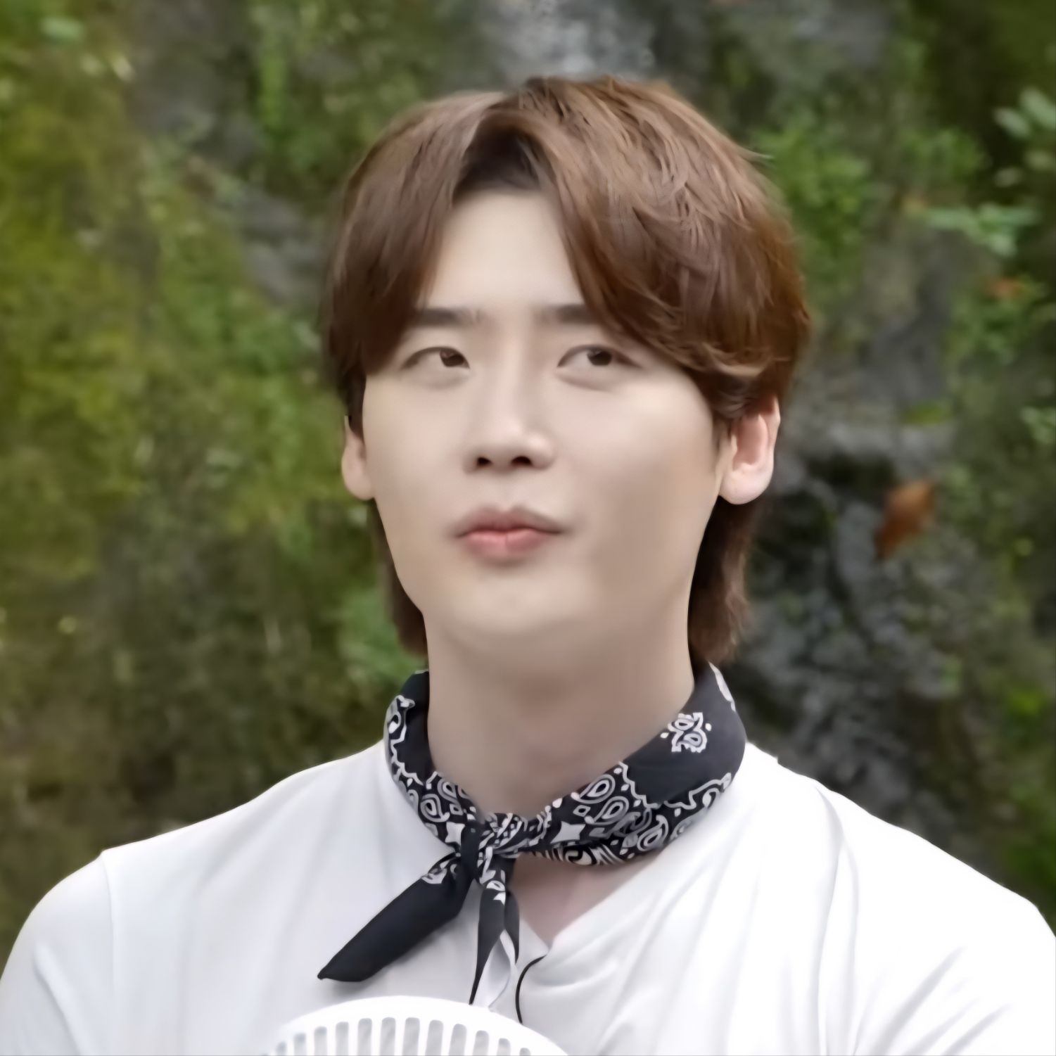 A moment captured by a fan of Lee Jongsuk