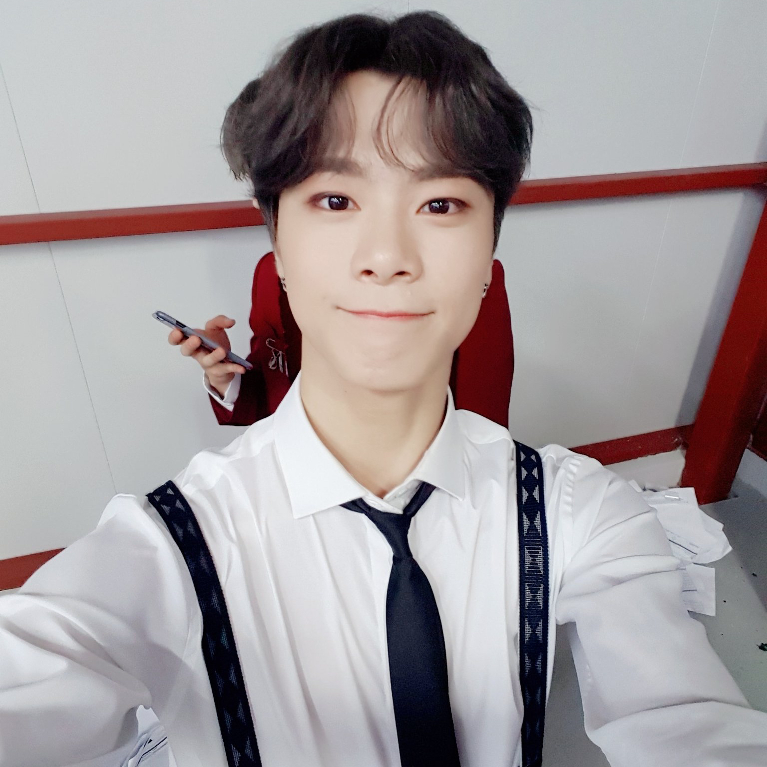 Behind-the-scenes cut of Cha Eunwoo