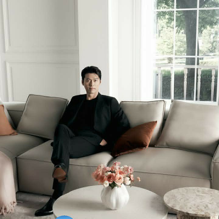 Foto kegiatan terbaru dari Hyun Bin
