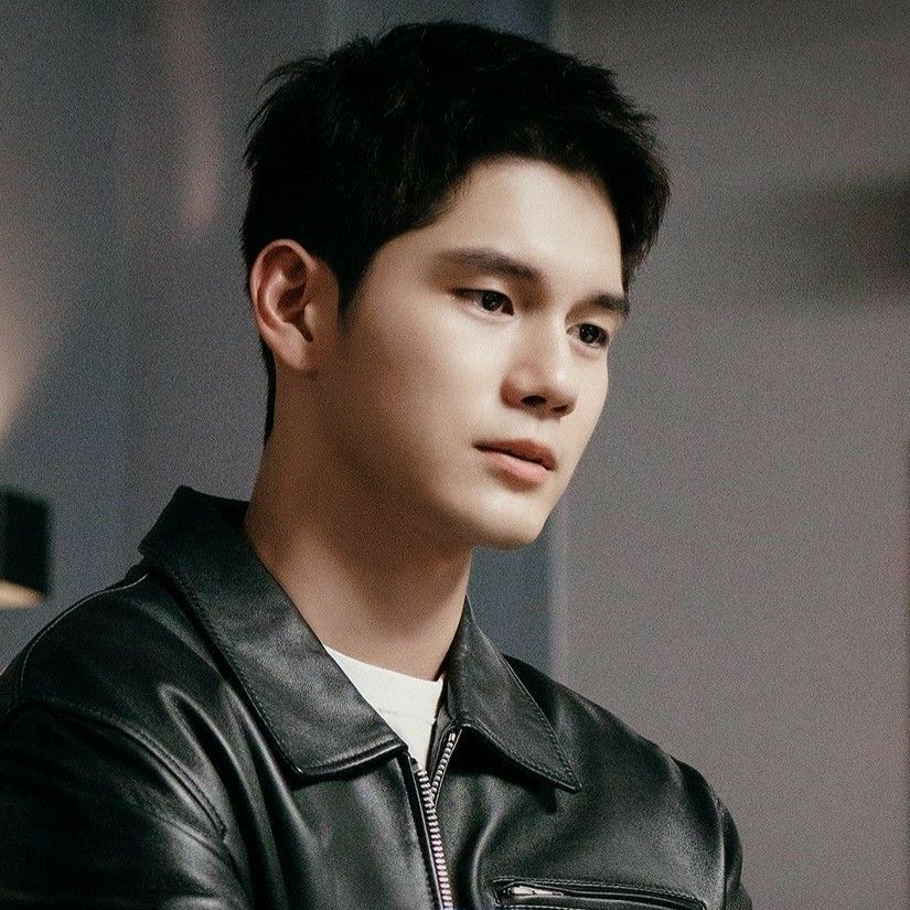 邕圣祐的最新照片