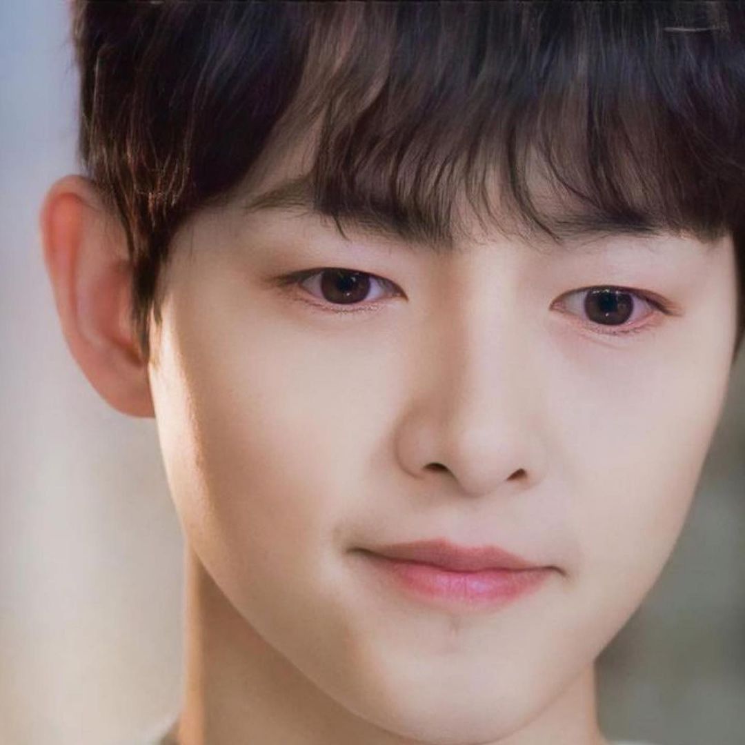 Latest photo of Song Joongki