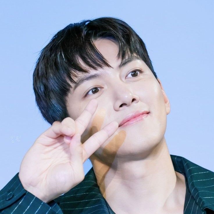 Behind-the-scenes cut of Ji Changwook