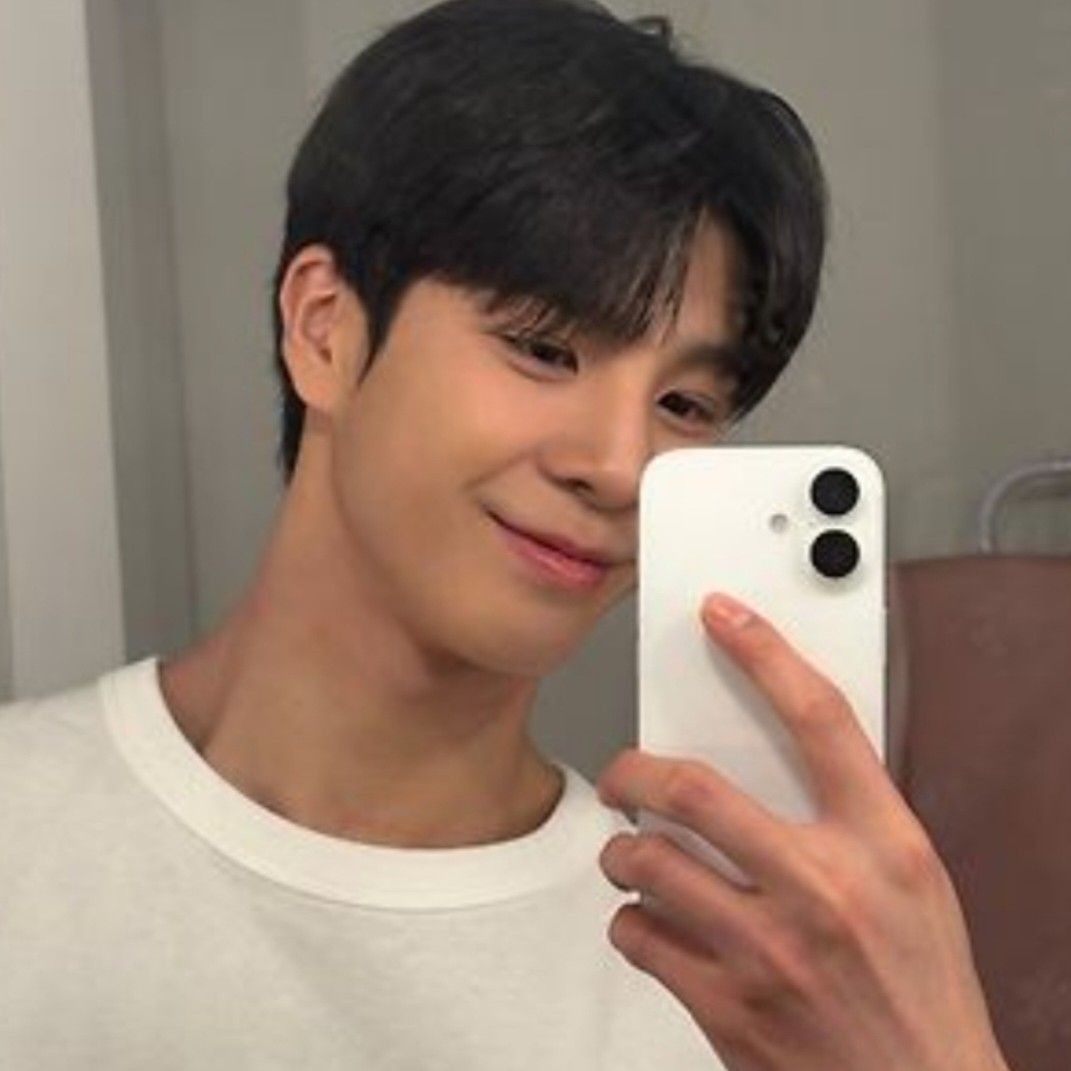 Foto terbaru dari Jeong Dongwon