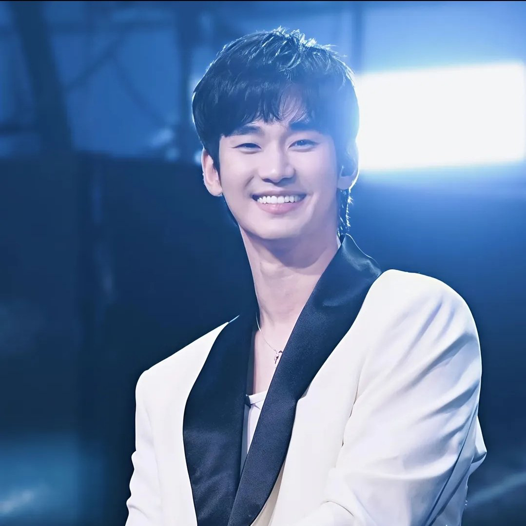 Recent activity shot of Kim Soohyun