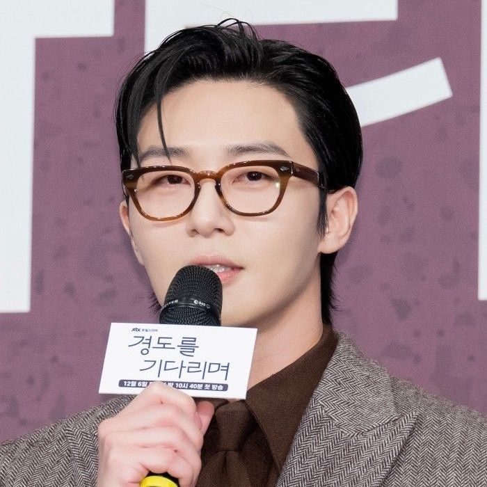 Recent activity shot of Park Seojoon