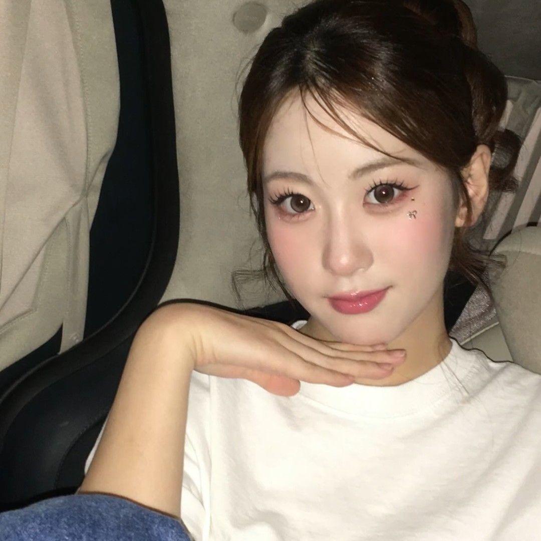 A moment captured by a fan of Oh Yujin