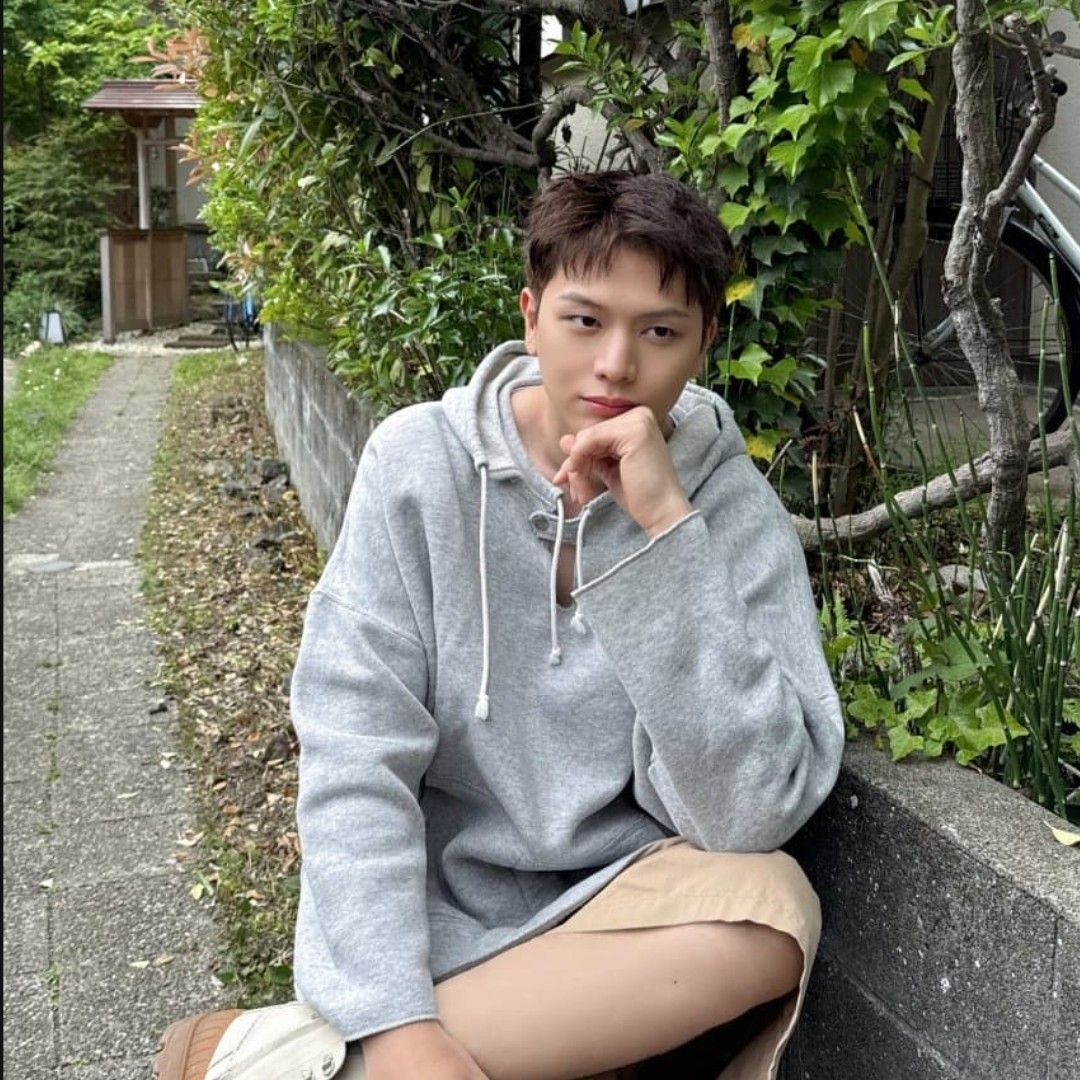 A moment captured by a fan of Yook Sungjae