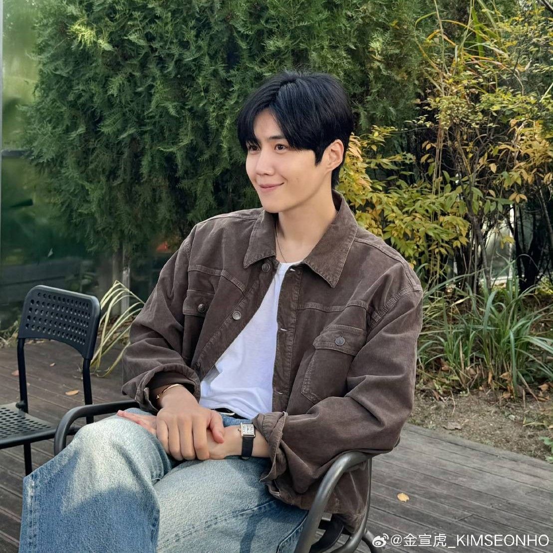 Behind-the-scenes cut of Kim Seonho