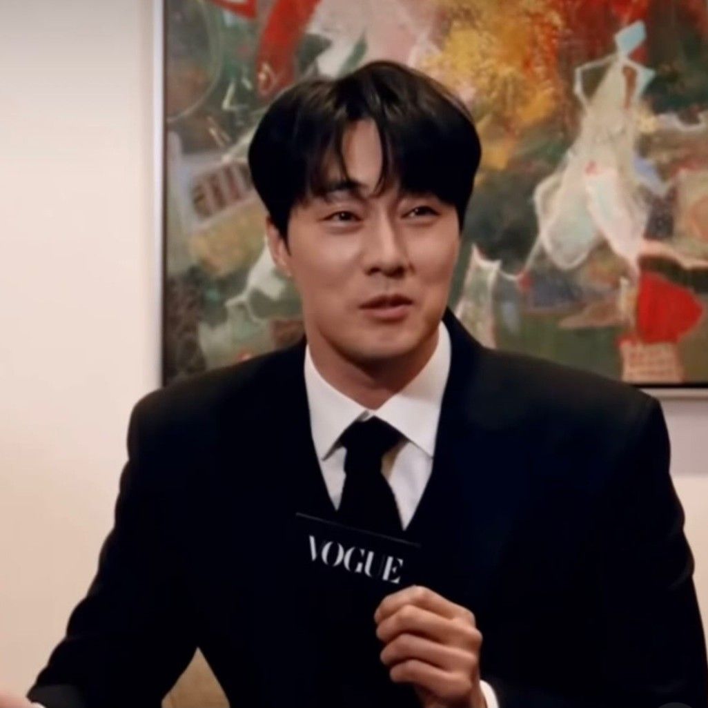 Behind-the-scenes cut of So Jisub