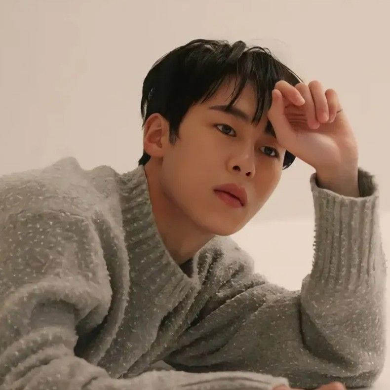 Latest photo of Lee Jaewook