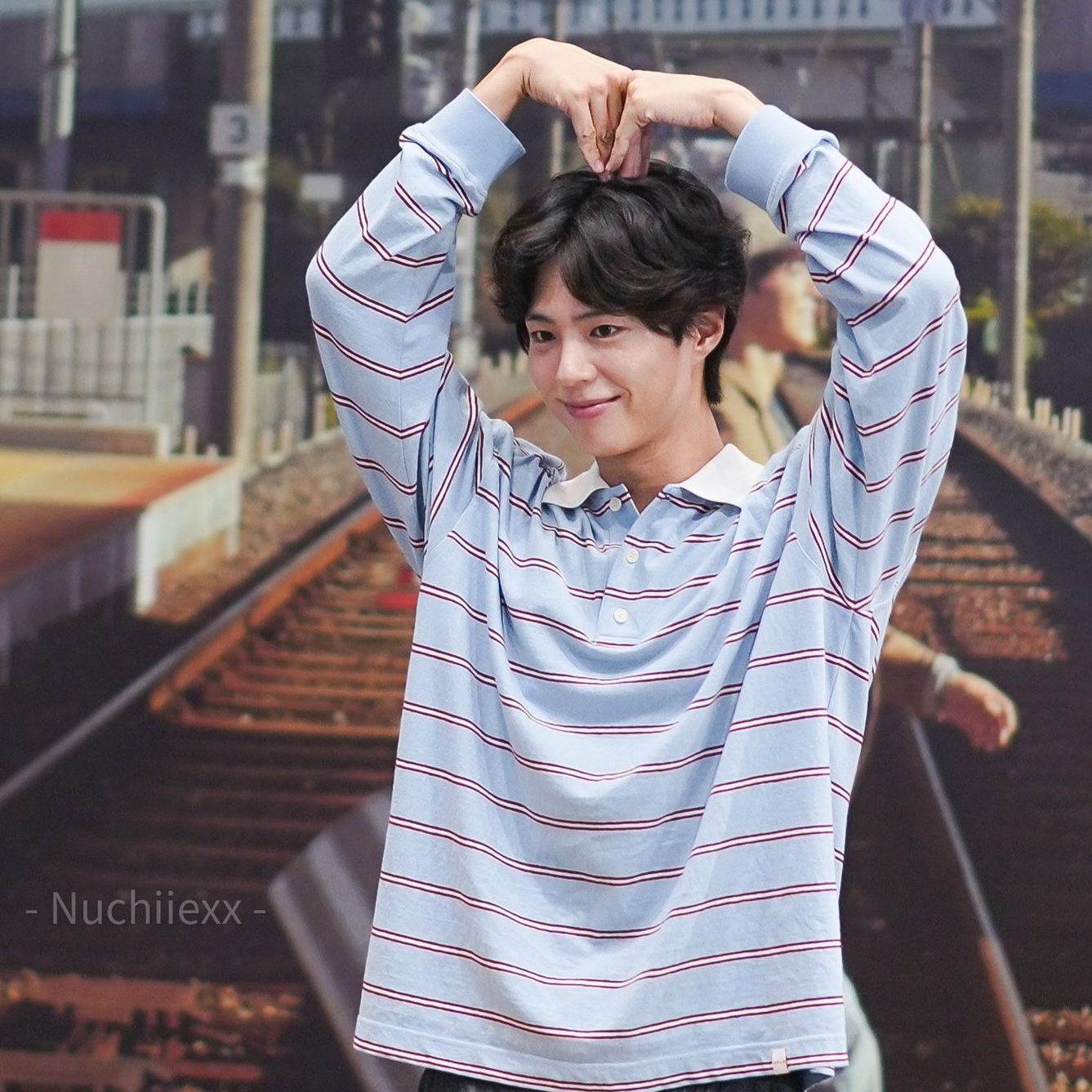 A moment captured by a fan of Park Bogum